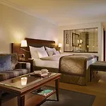 蒙特凯尔文宫殿 酒店