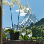 مونت سيرفين بالاس 5* زيرمات