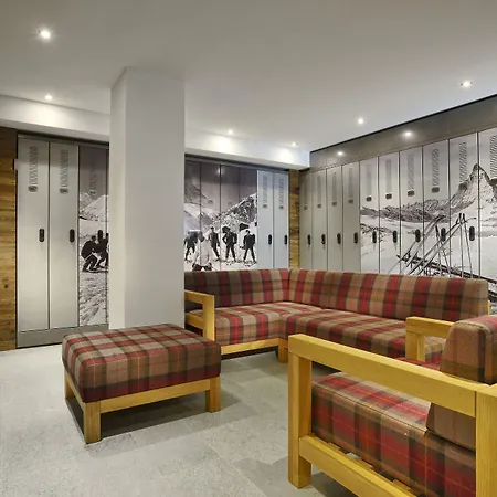 مونت سيرفين بالاس